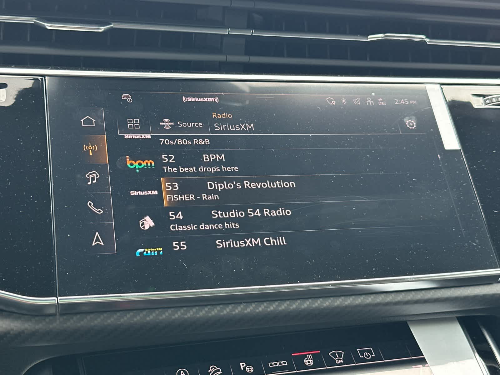 Thumbnail: 2026 Audi SQ8 - 18