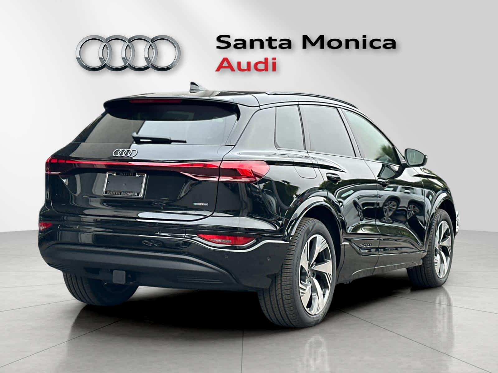Thumbnail: 2025 Audi Q6 e-tron - 2