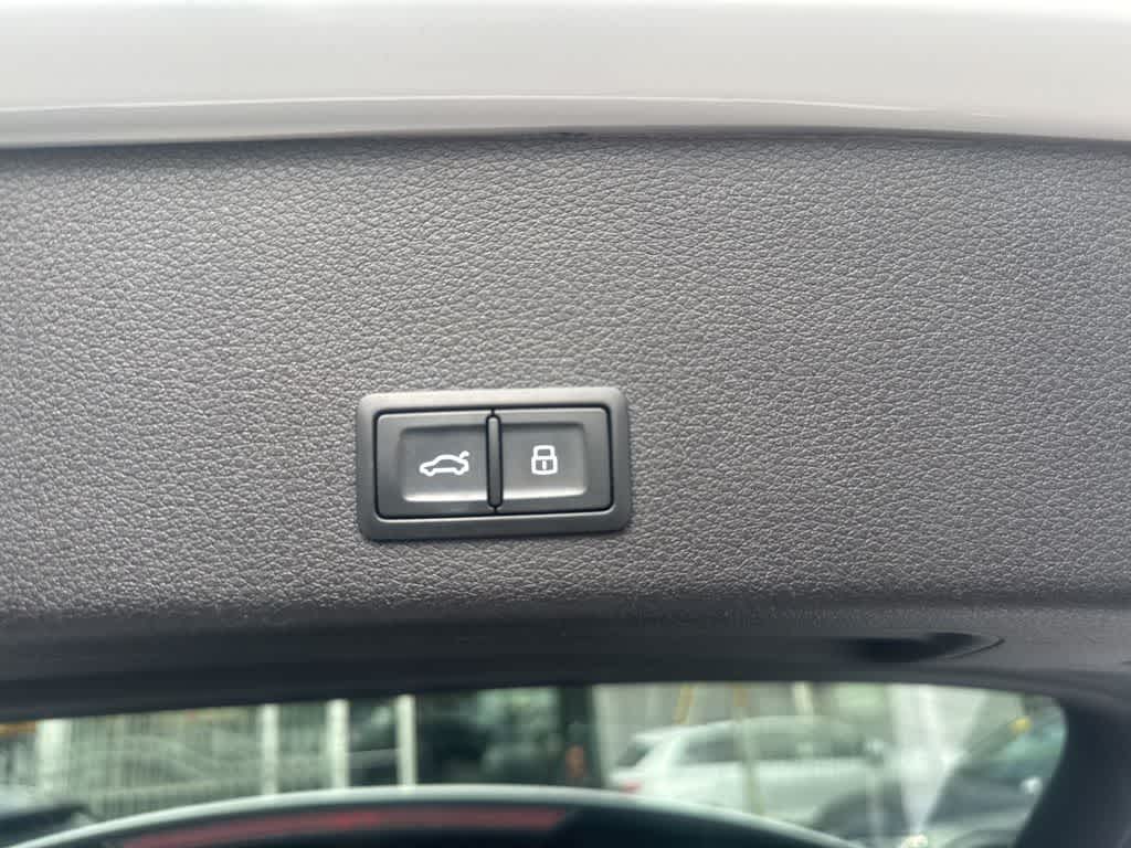 Thumbnail: 2024 Audi Q8 e-tron - 38