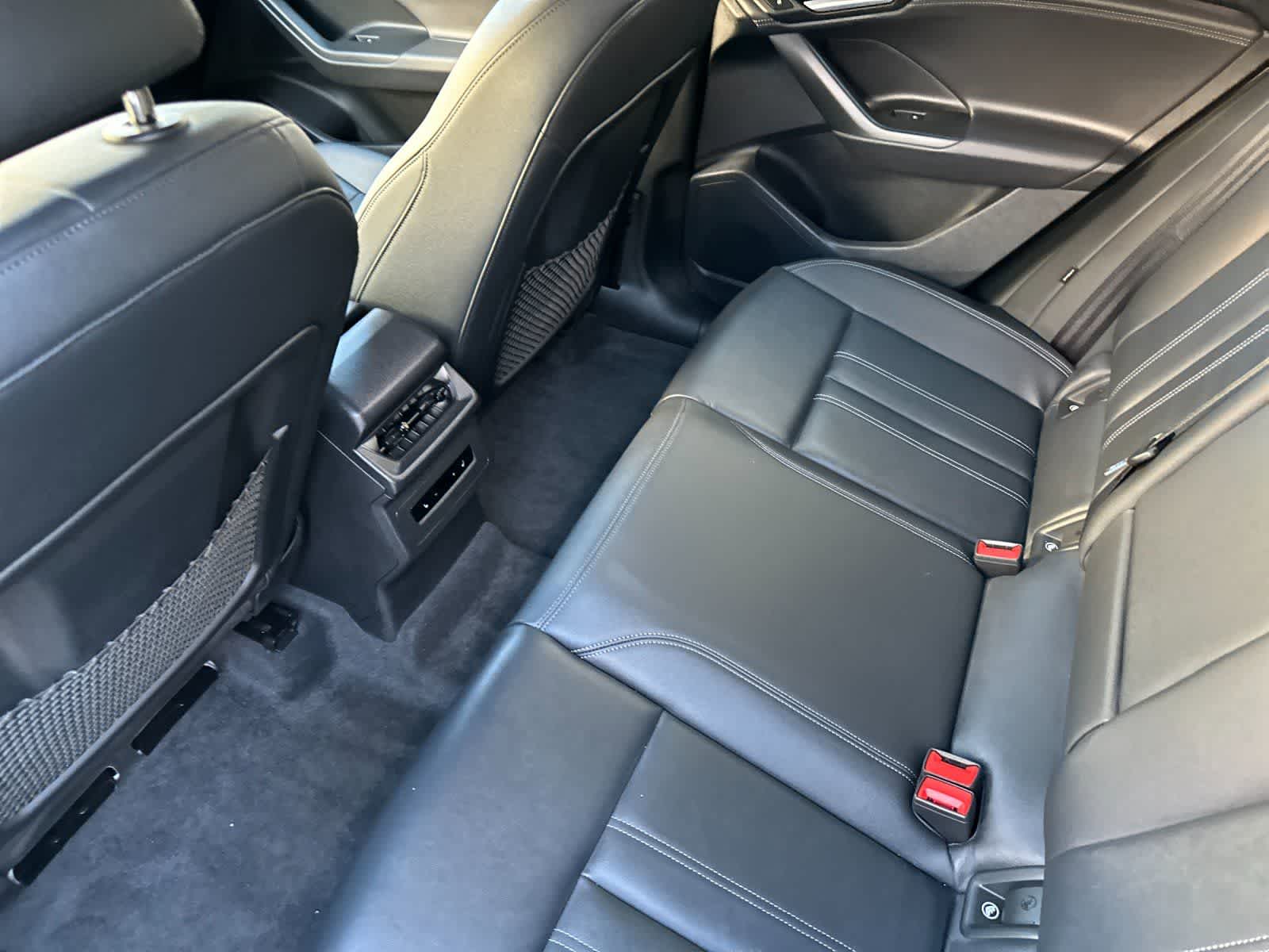 Thumbnail: 2025 Audi Q6 e-tron - 4