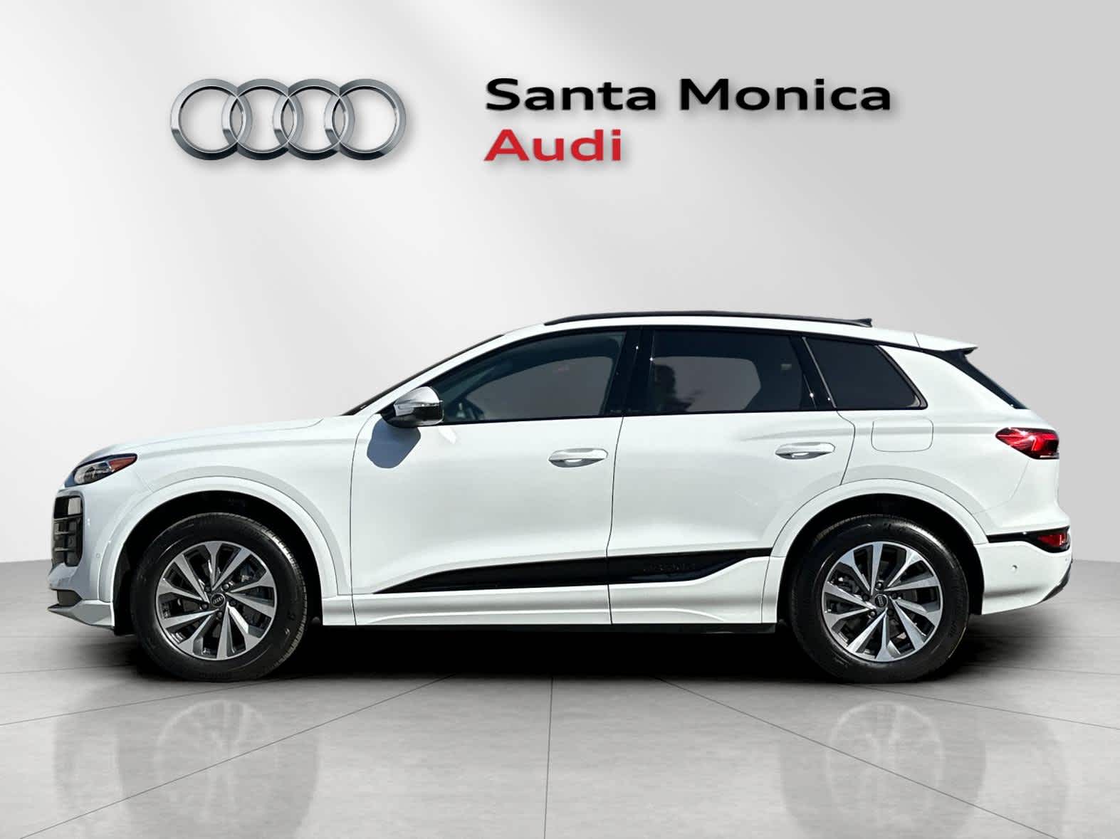 Thumbnail: 2025 Audi Q6 e-tron - 5