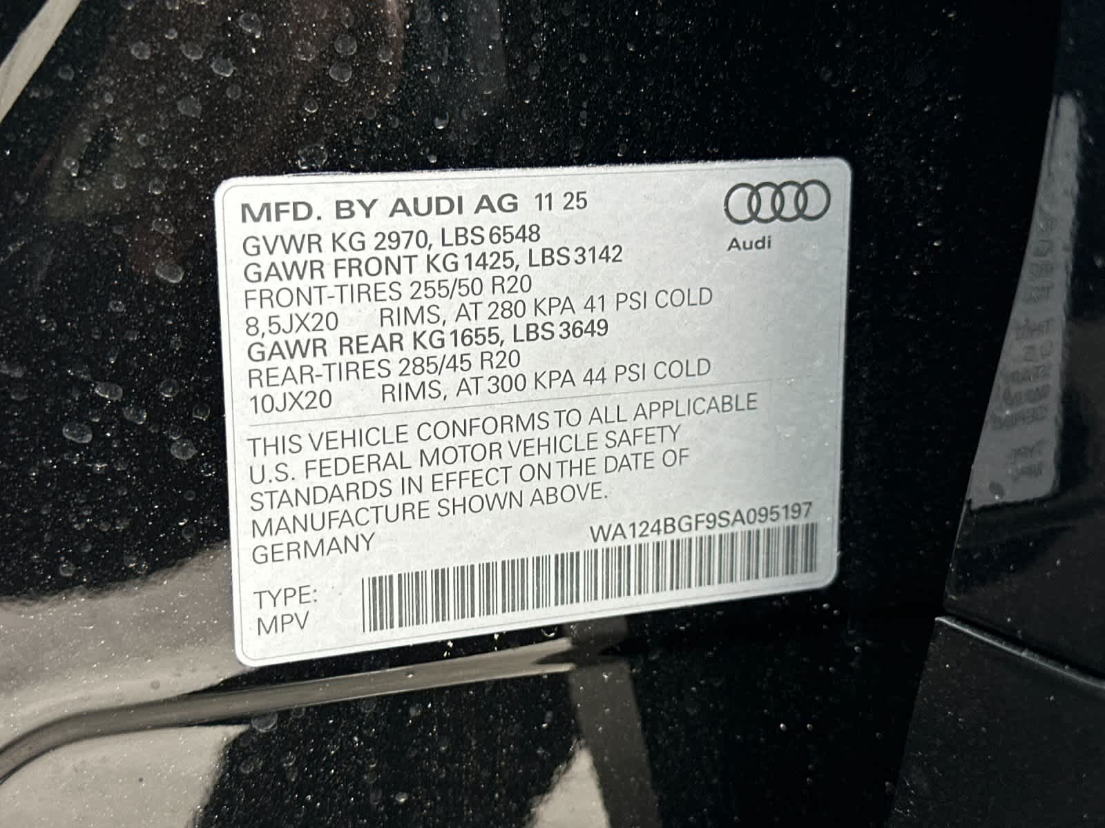 Thumbnail: 2025 Audi Q6 e-tron - 29