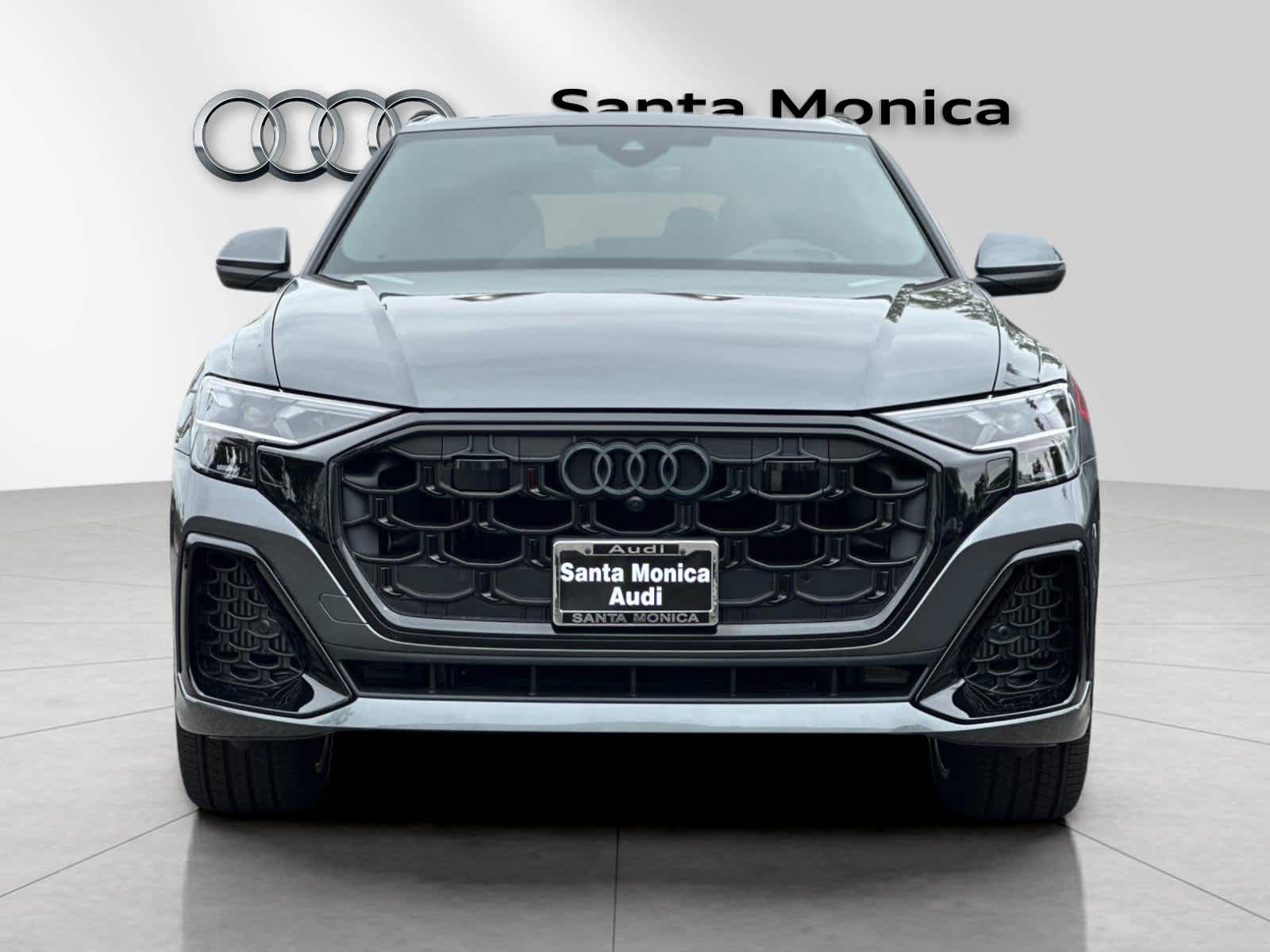 Thumbnail: 2026 Audi Q8 - 10