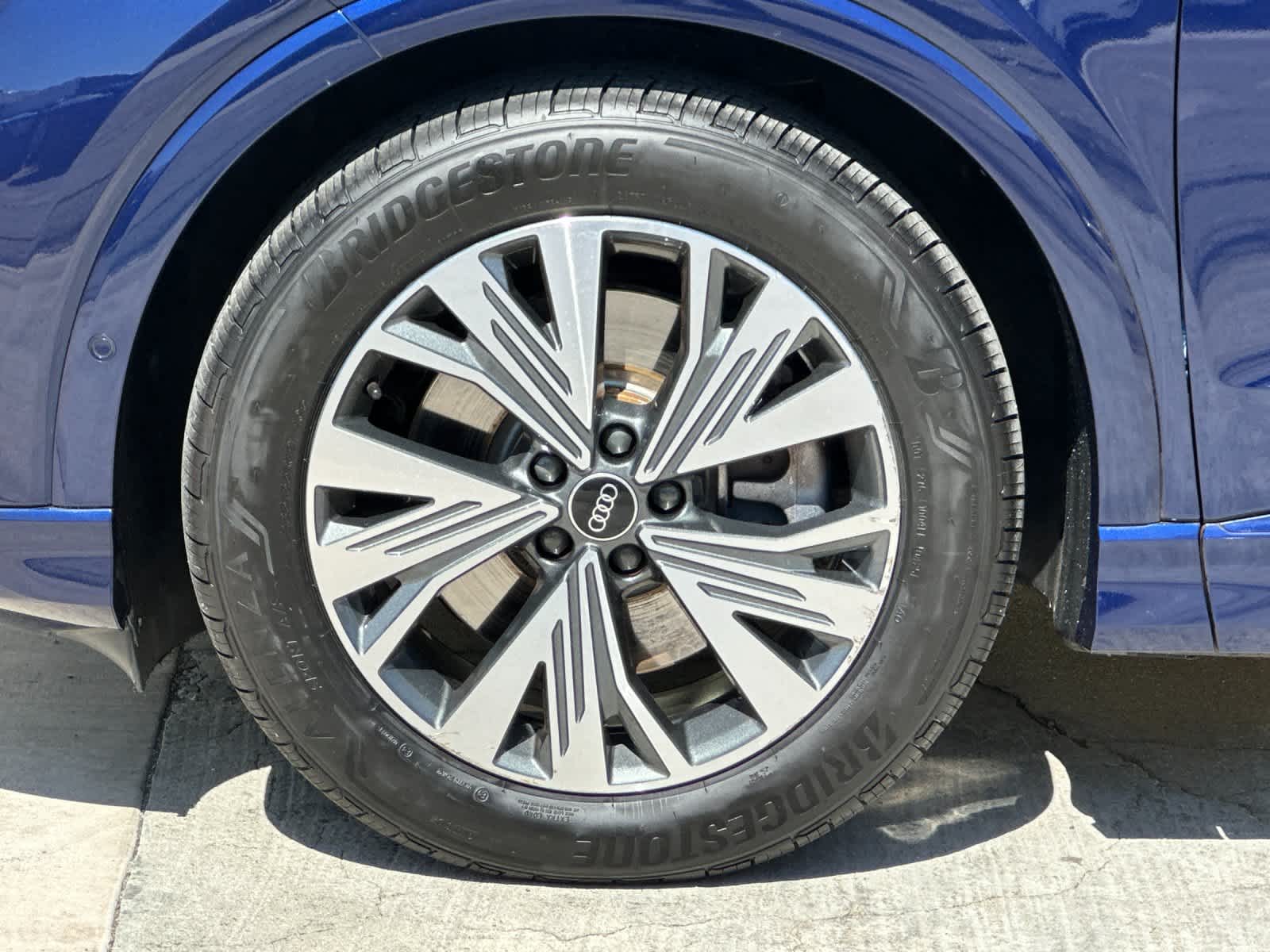 Thumbnail: 2023 Audi Q4 e-tron - 27