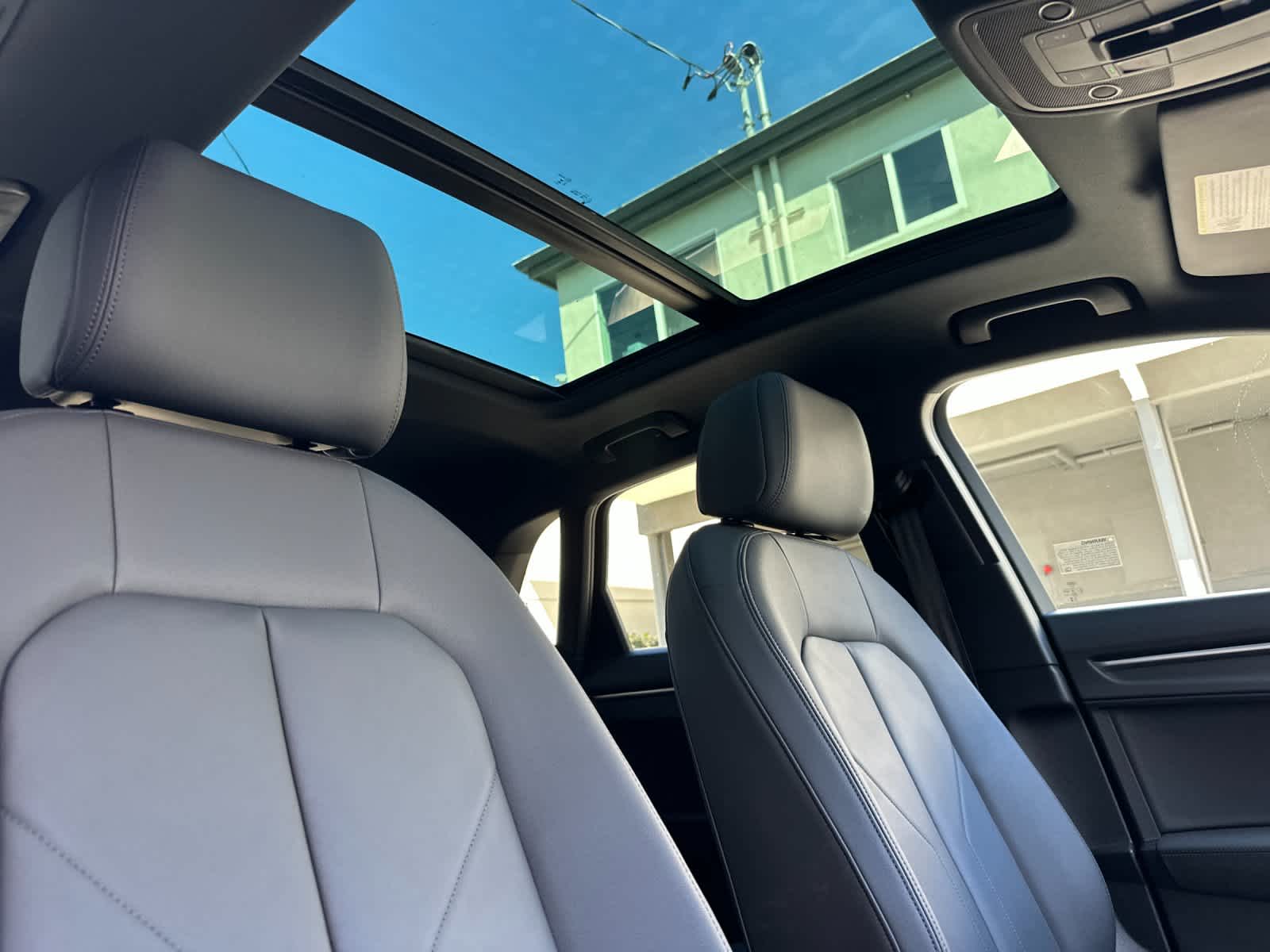 Thumbnail: 2025 Audi Q3 - 17