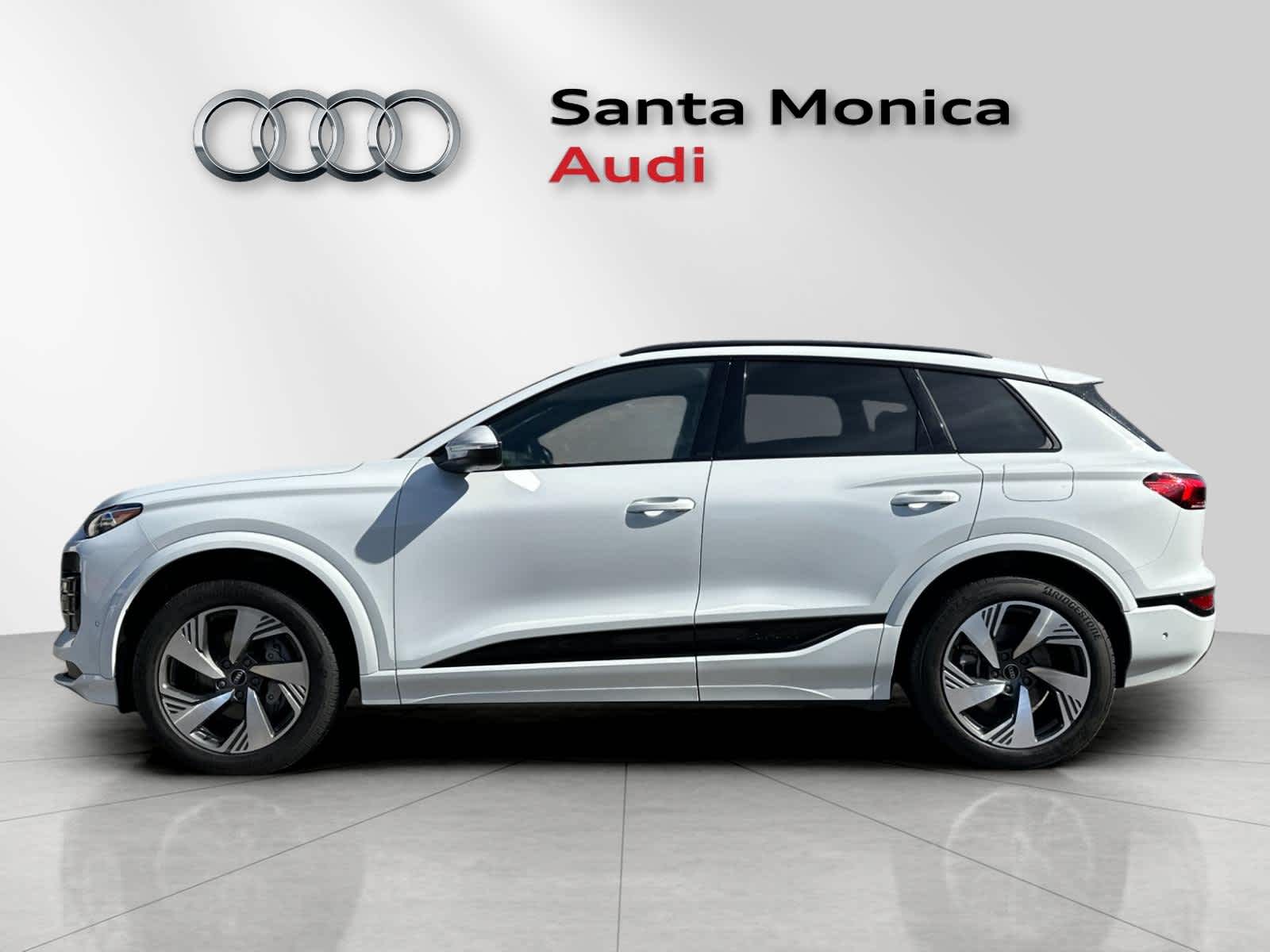 Thumbnail: 2025 Audi Q6 e-tron - 5