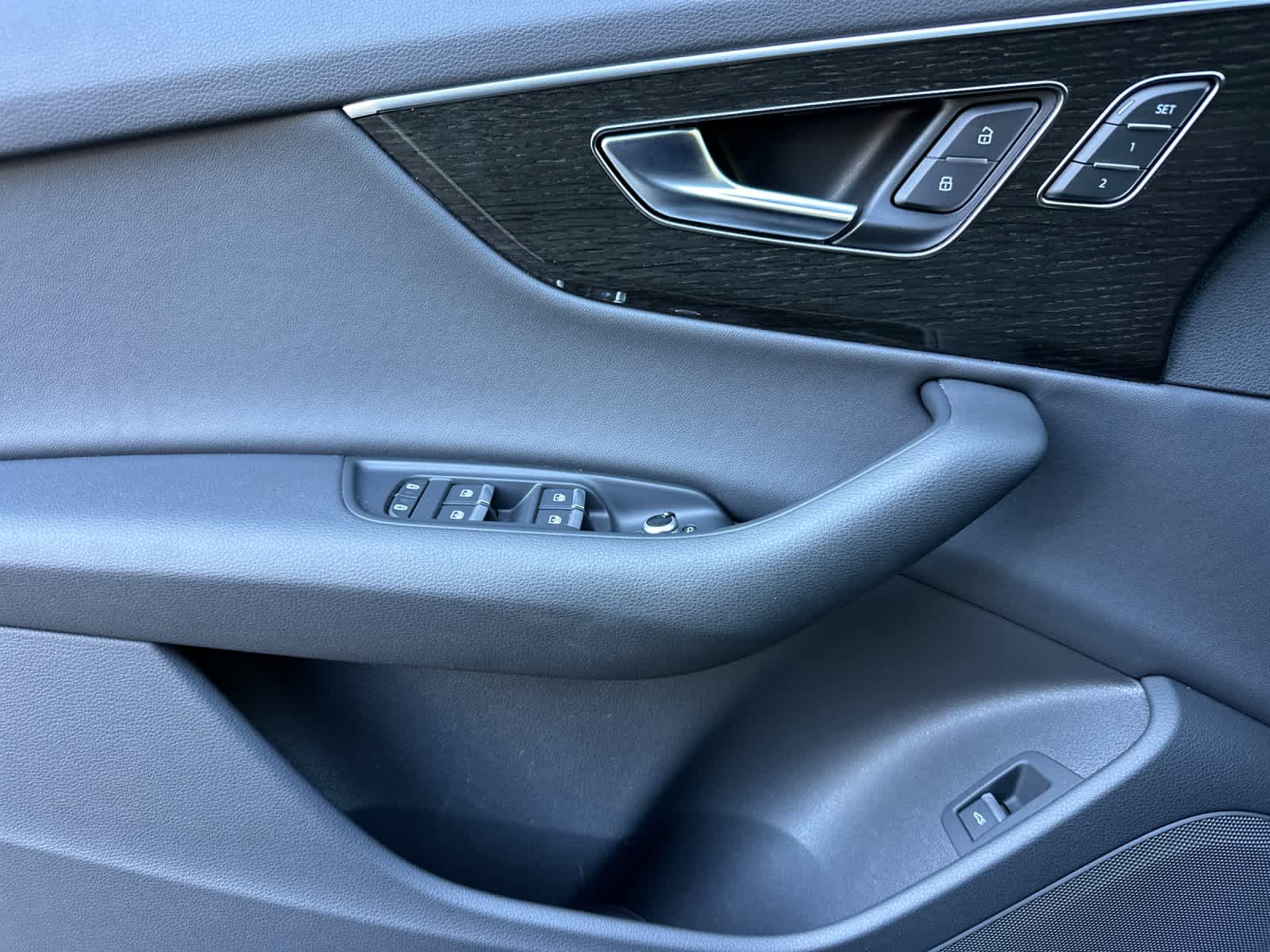 Thumbnail: 2023 Audi Q7 - 12