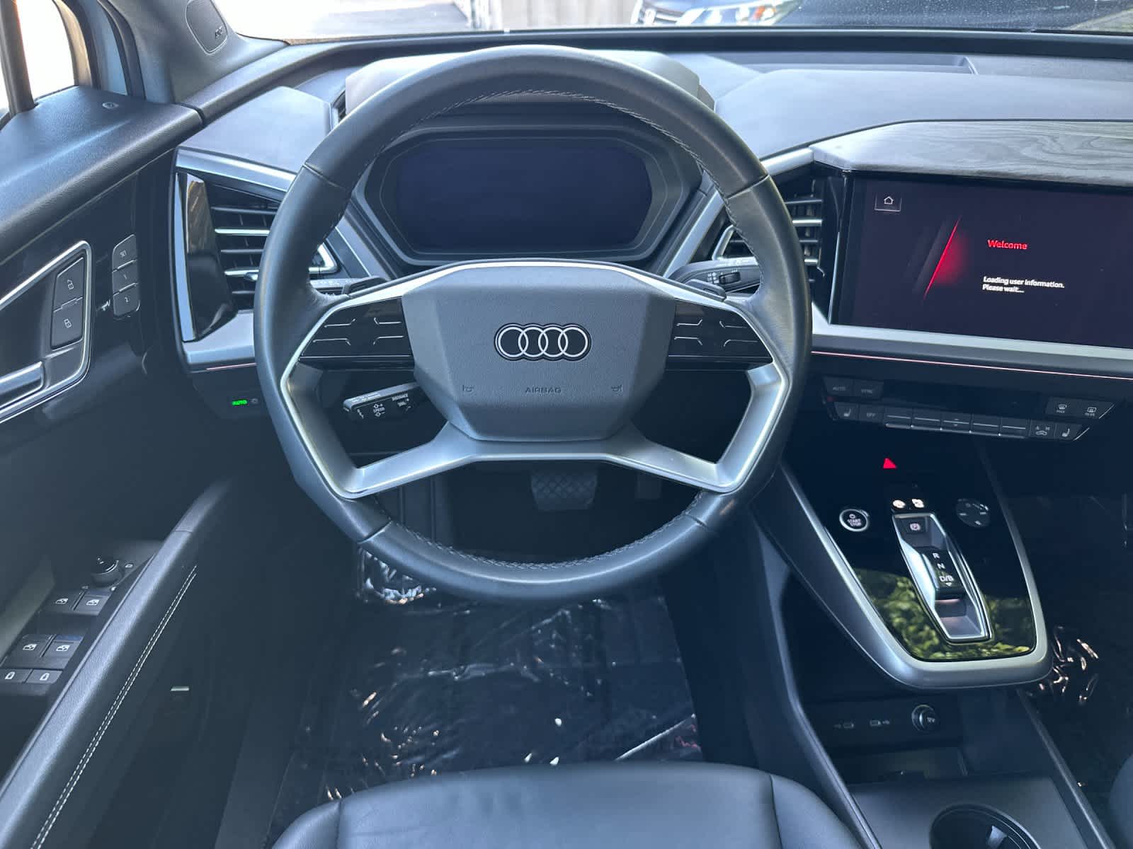 Thumbnail: 2023 Audi Q4 e-tron - 14