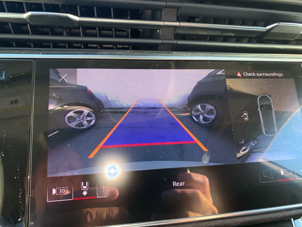 Thumbnail: 2022 Audi Q8 - 10