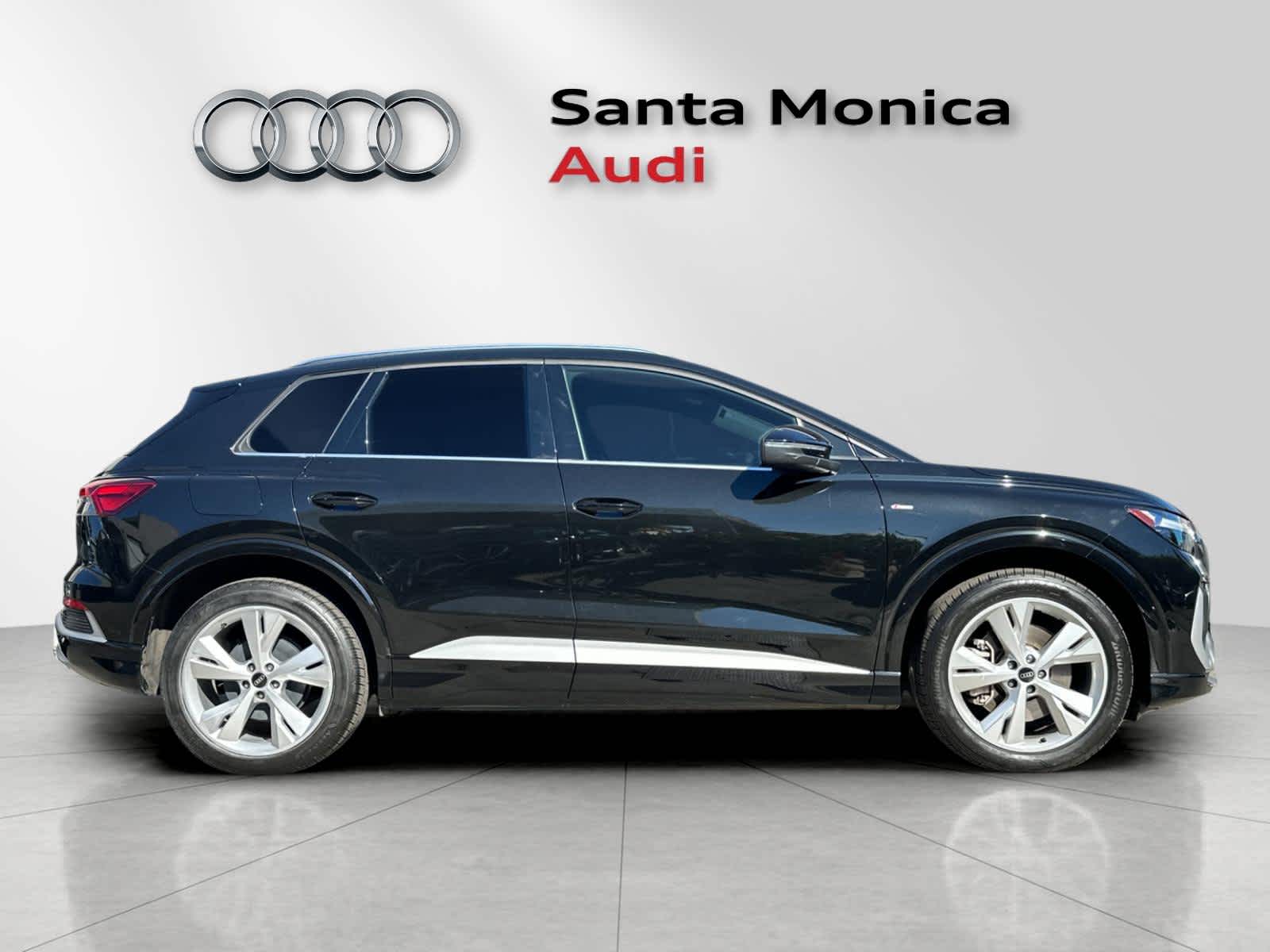 Thumbnail: 2023 Audi Q4 e-tron - 8