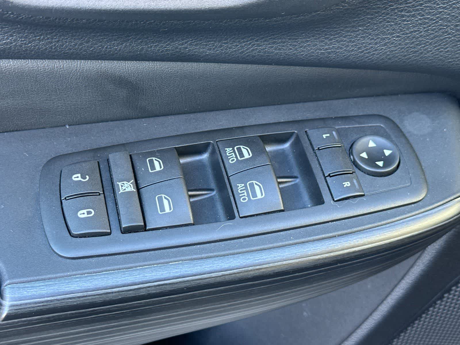 Thumbnail: 2016 Jeep Cherokee - 13