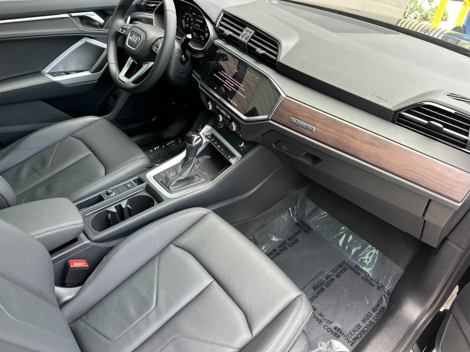 Thumbnail: 2025 Audi Q3 - 16