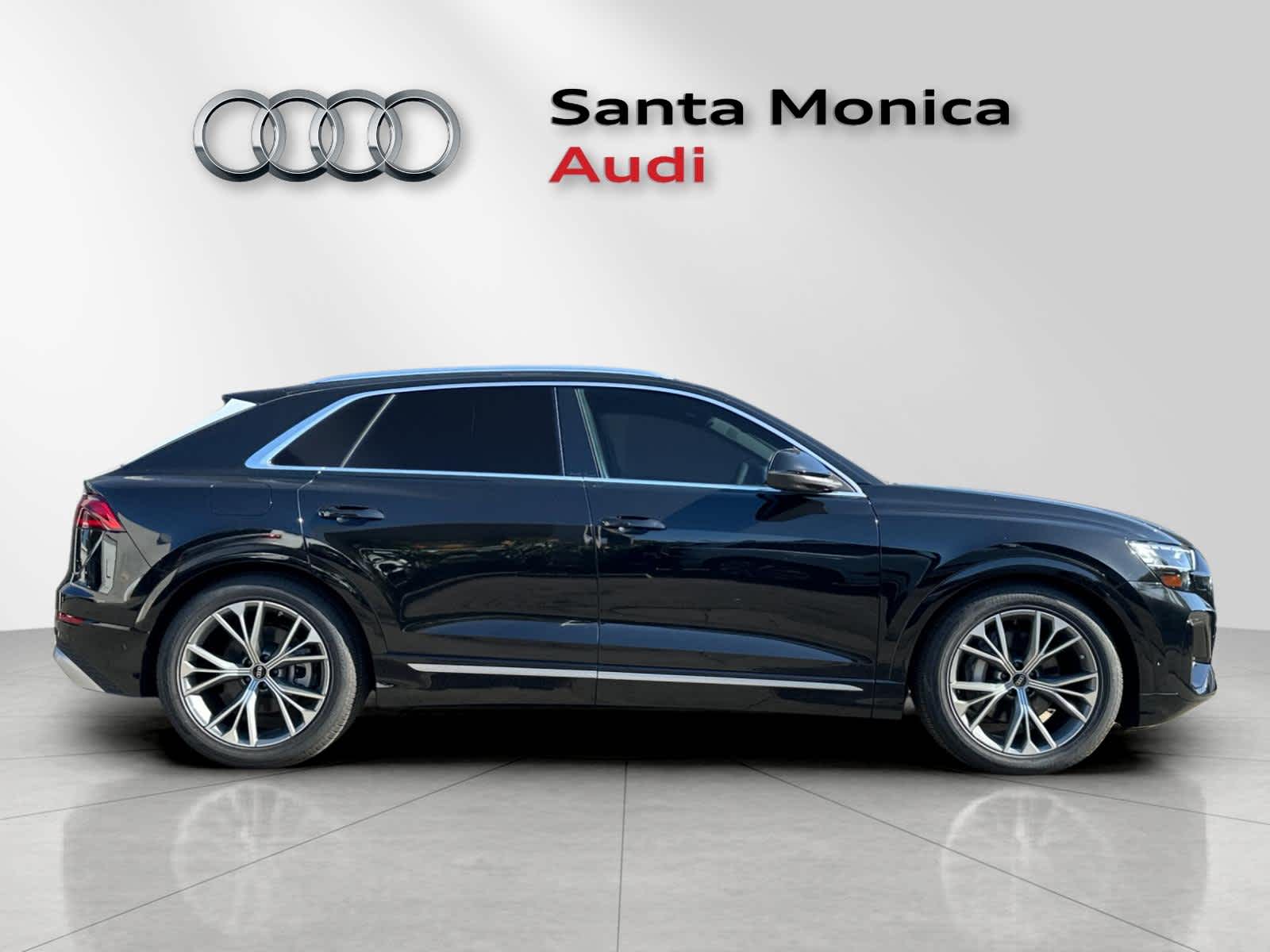 Thumbnail: 2026 Audi Q8 - 8