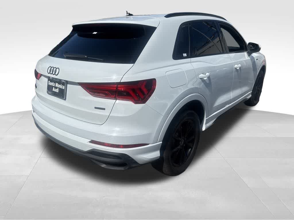 Thumbnail: 2023 Audi Q3 - 10