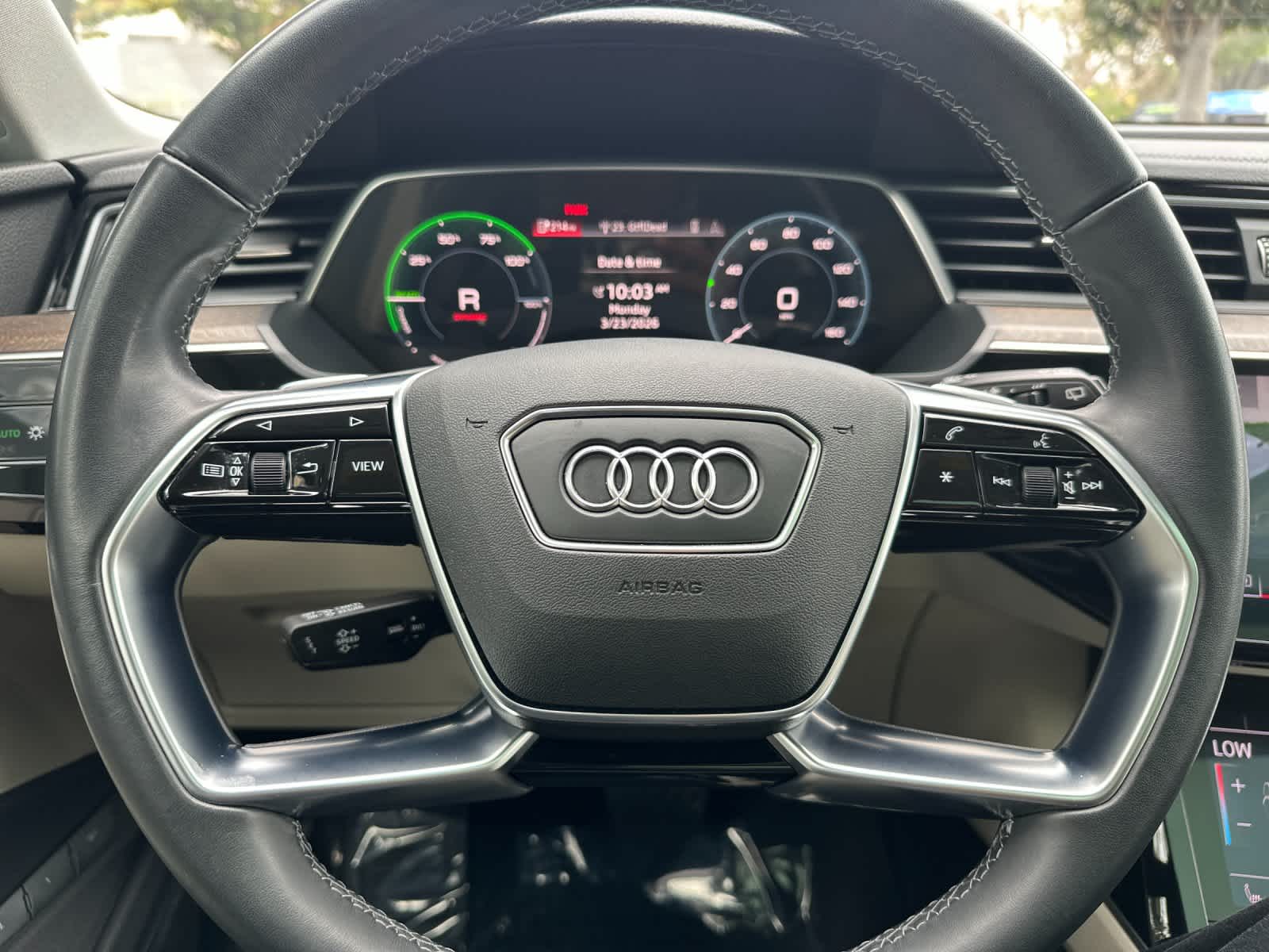 Thumbnail: 2024 Audi Q8 e-tron - 24