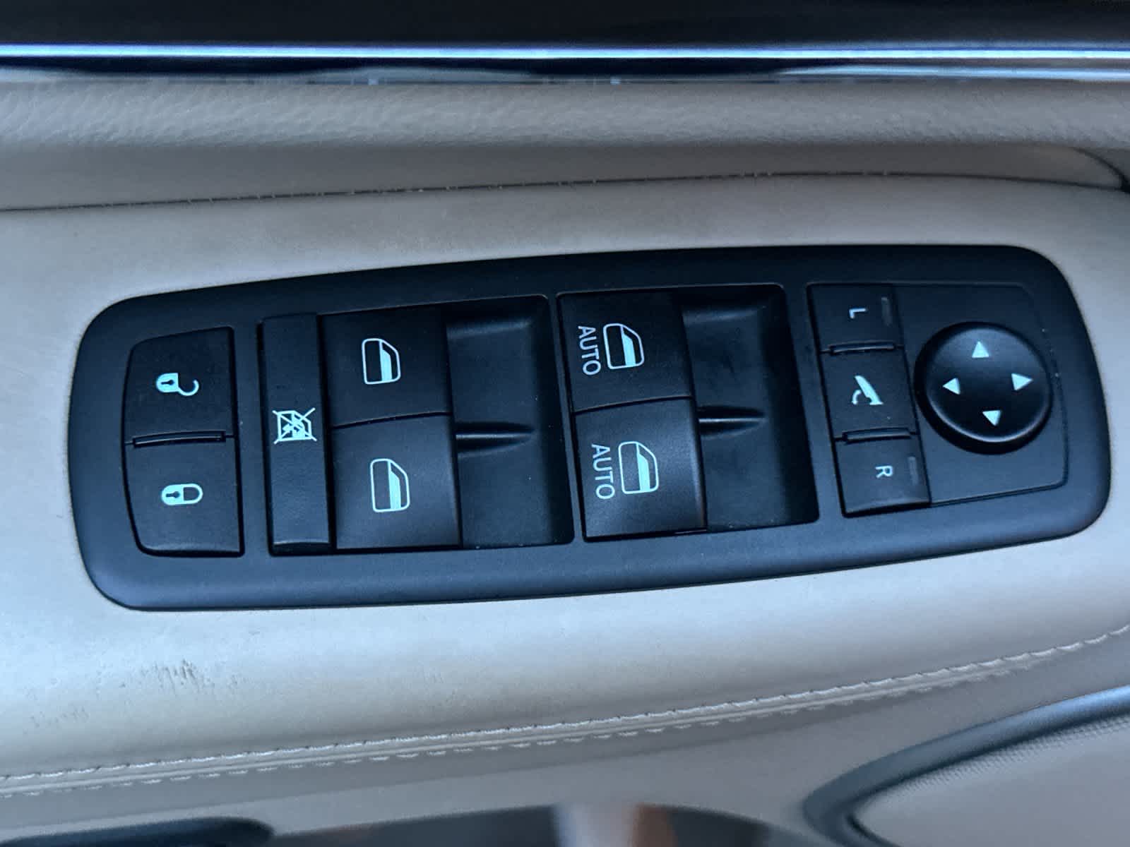 Thumbnail: 2020 Jeep Grand Cherokee - 13