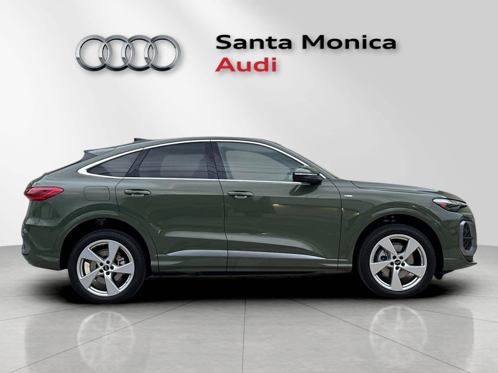 Thumbnail: 2025 Audi Q5 - 8