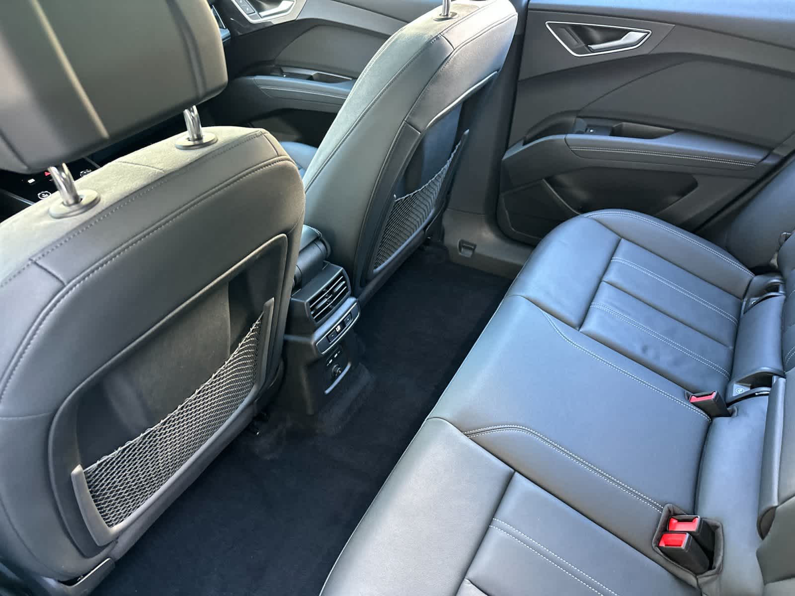 Thumbnail: 2023 Audi Q4 e-tron - 4