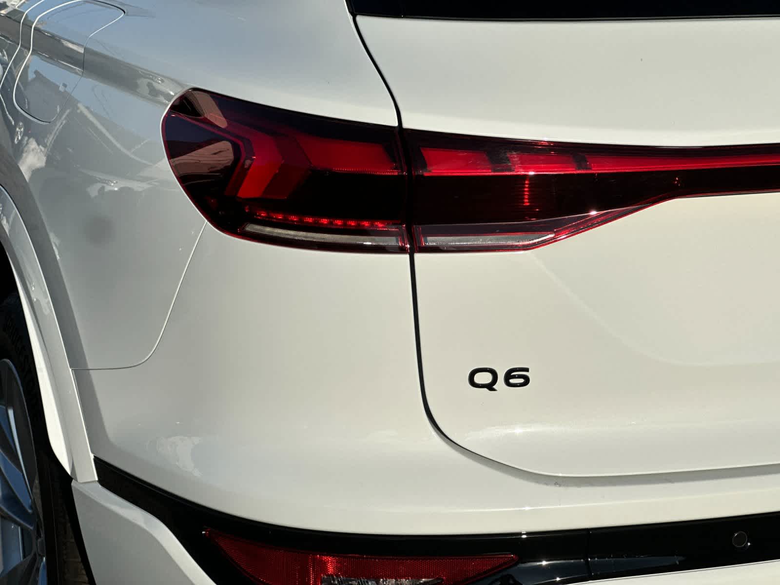 Thumbnail: 2025 Audi Q6 e-tron - 28