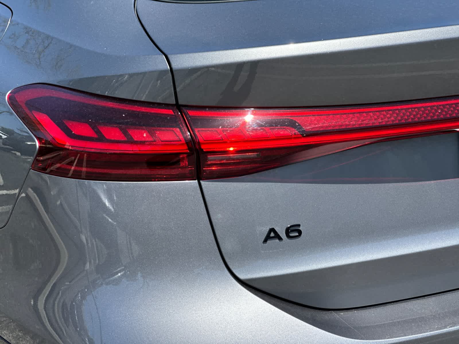 Thumbnail: 2025 Audi e-tron - 26