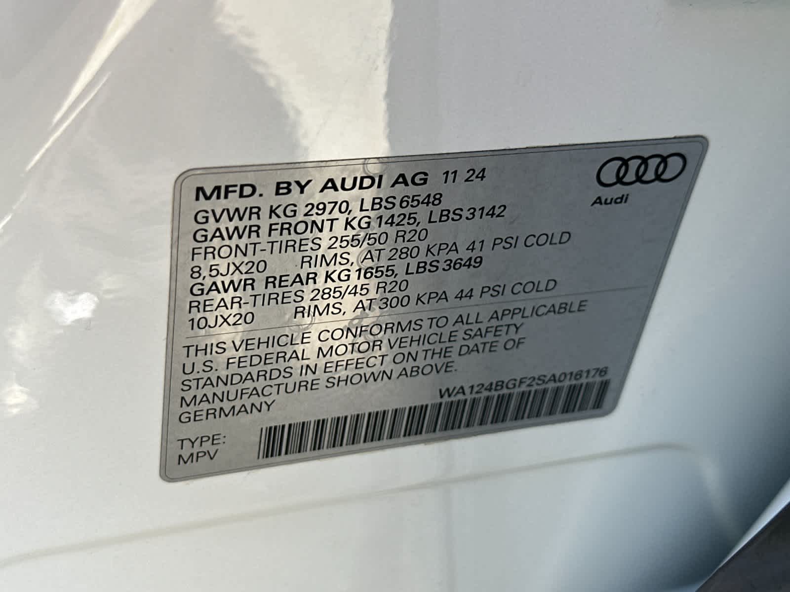 Thumbnail: 2025 Audi Q6 e-tron - 29