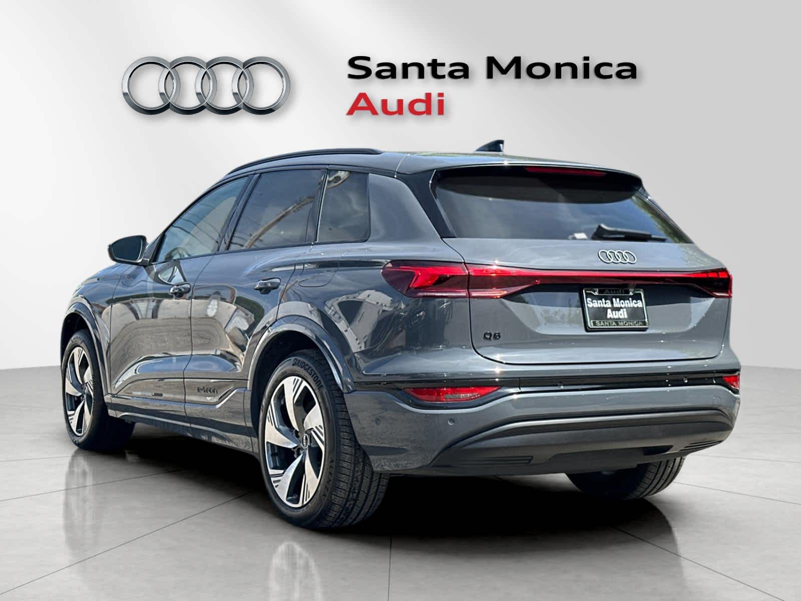 Thumbnail: 2025 Audi Q6 e-tron - 6