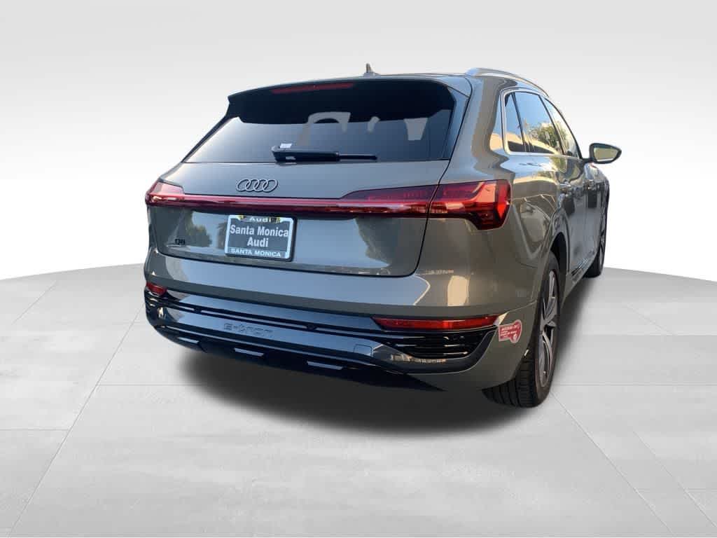 Thumbnail: 2024 Audi Q8 e-tron - 5