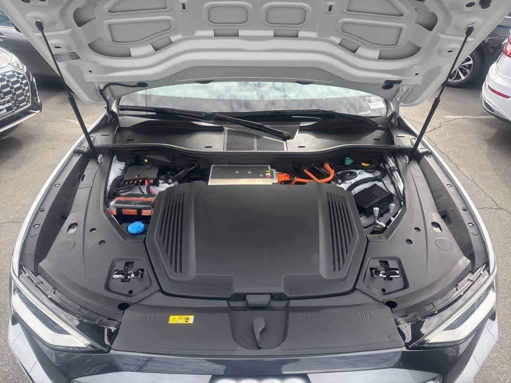 Thumbnail: 2024 Audi Q8 e-tron - 35