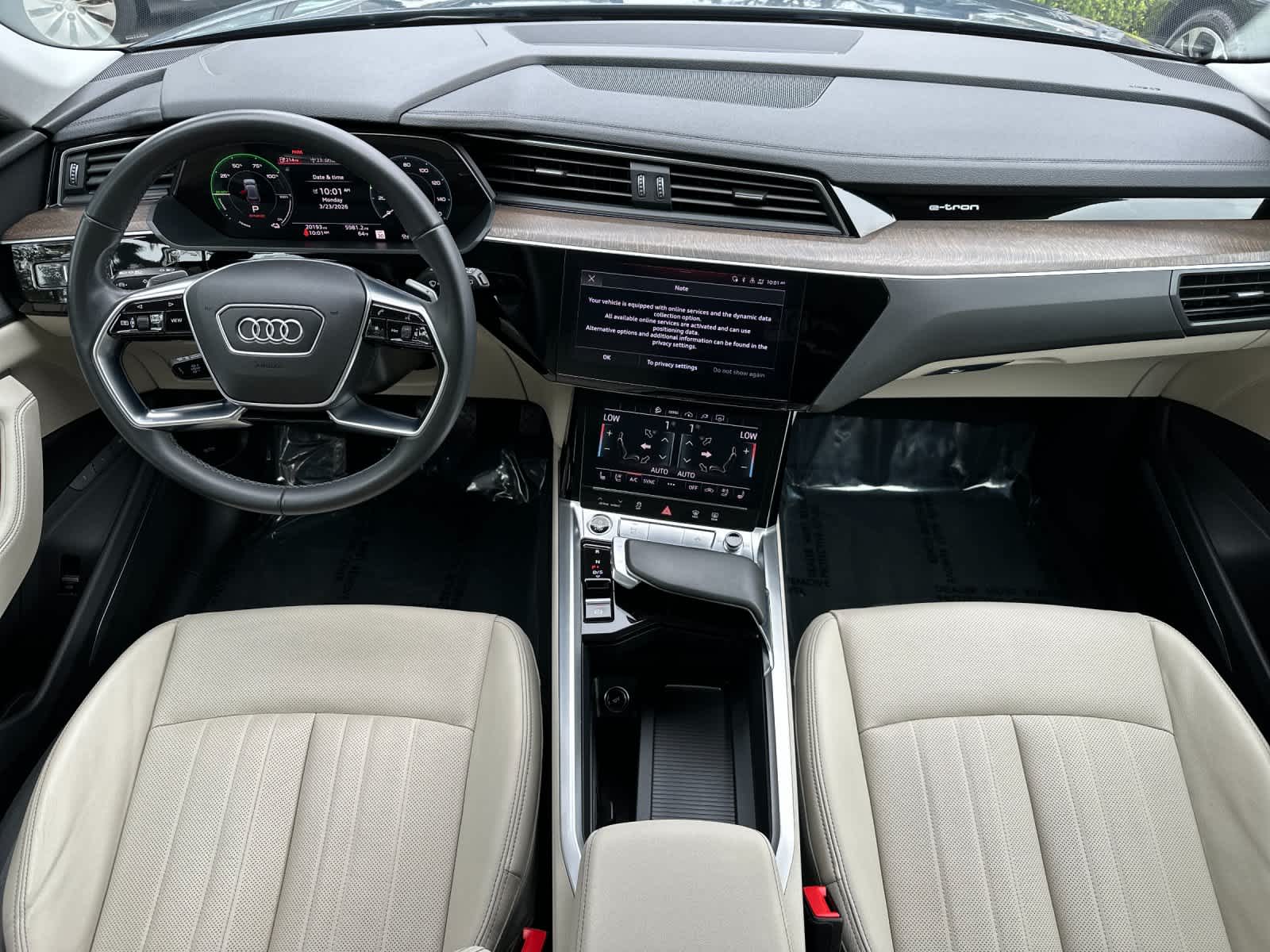 Thumbnail: 2024 Audi Q8 e-tron - 3