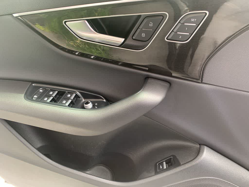 Thumbnail: 2022 Audi Q7 - 12