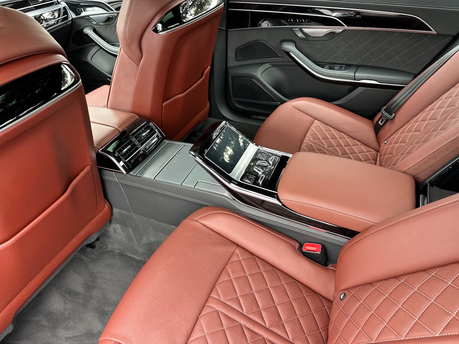 Thumbnail: 2024 Audi S8 - 3
