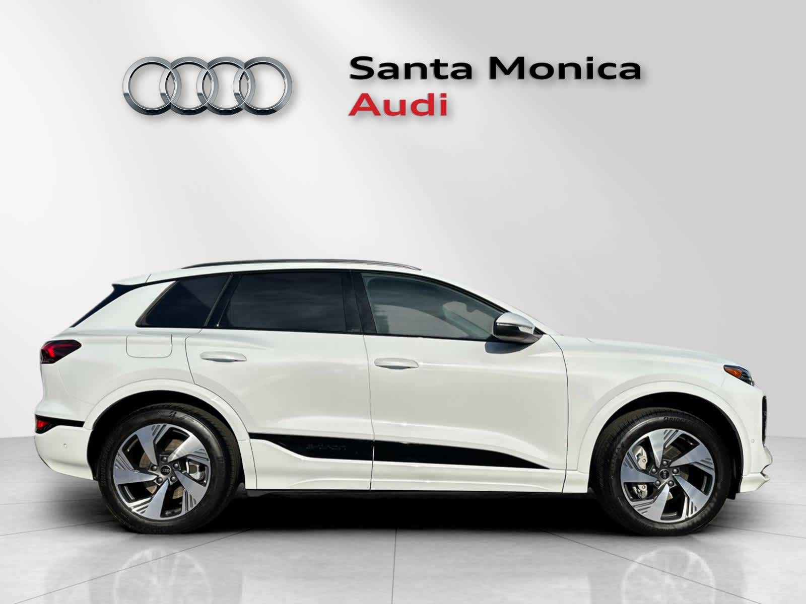Thumbnail: 2025 Audi Q6 e-tron - 8