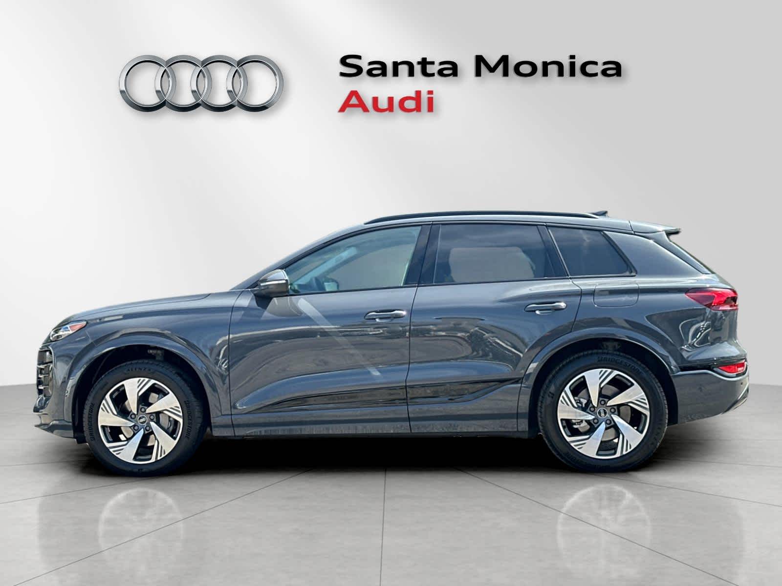 Thumbnail: 2025 Audi Q6 e-tron - 5