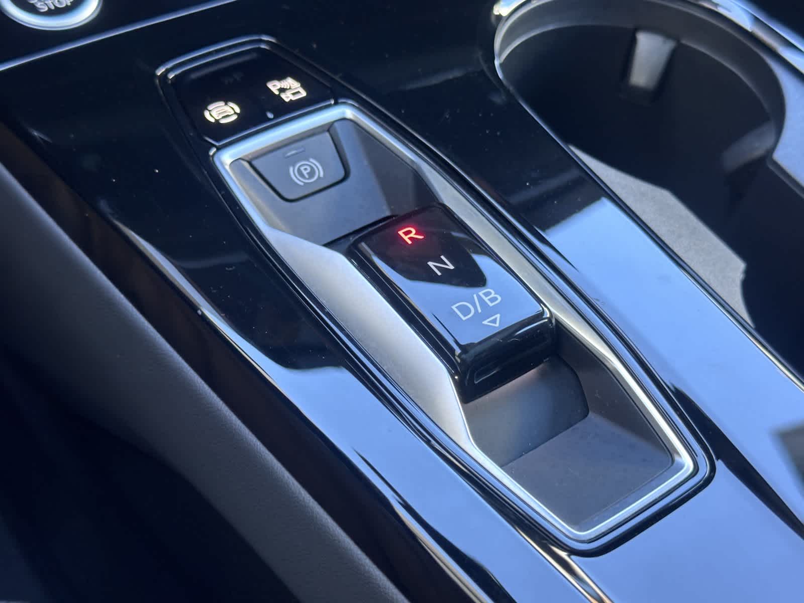 Thumbnail: 2025 Audi e-tron - 21