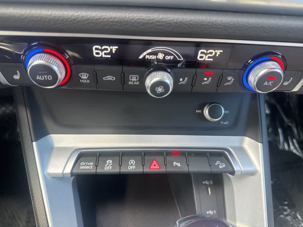 Thumbnail: 2022 Audi Q3 - 16