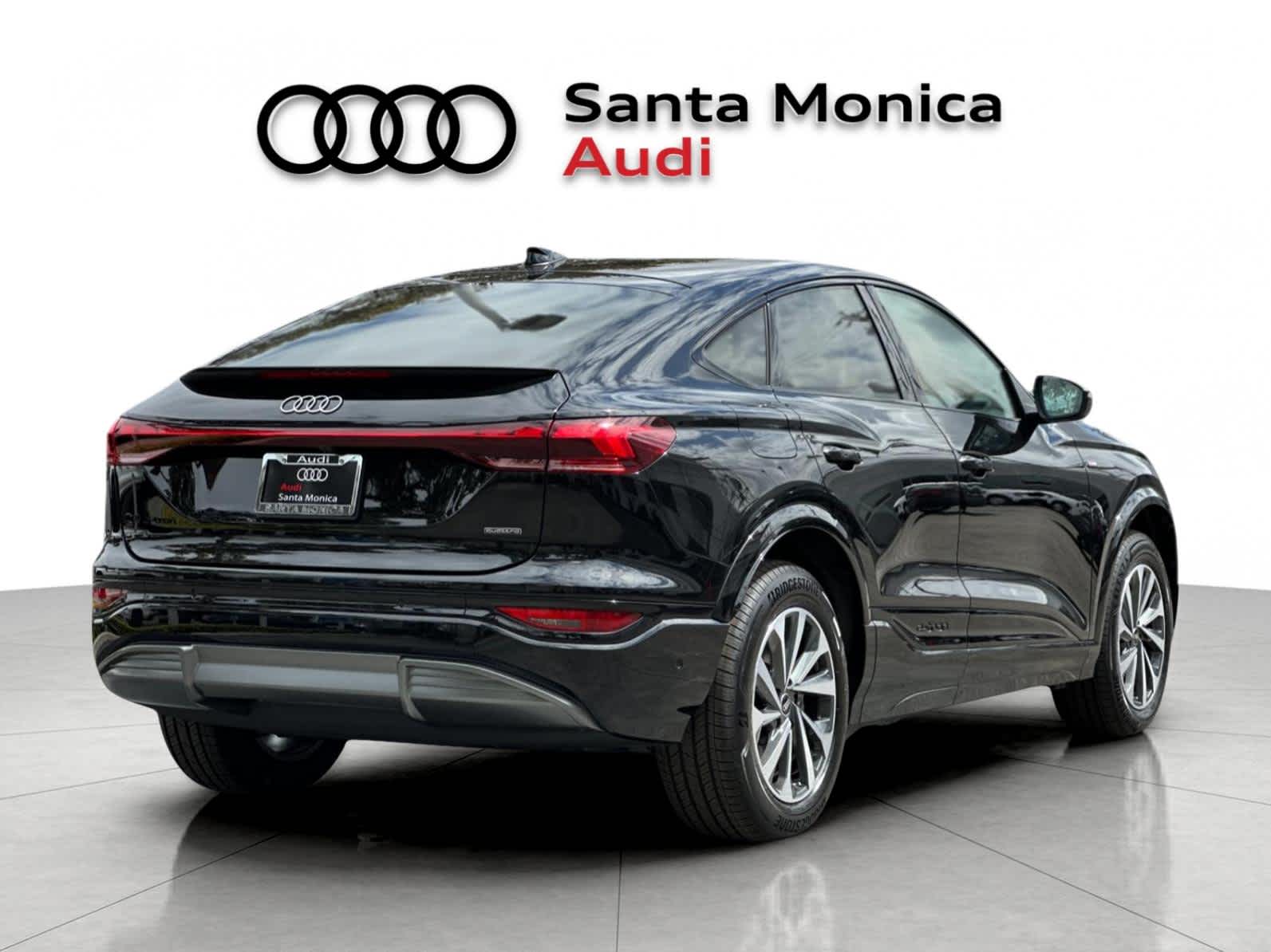 Thumbnail: 2027 Audi Q6 e-tron - 2