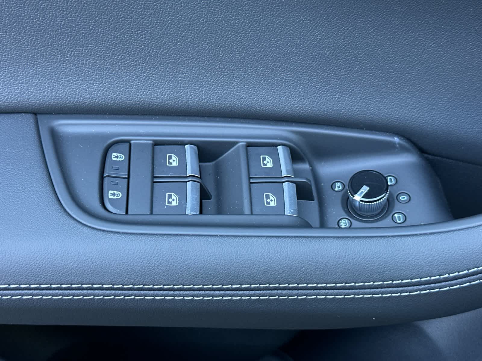 Thumbnail: 2026 Audi Q8 - 13