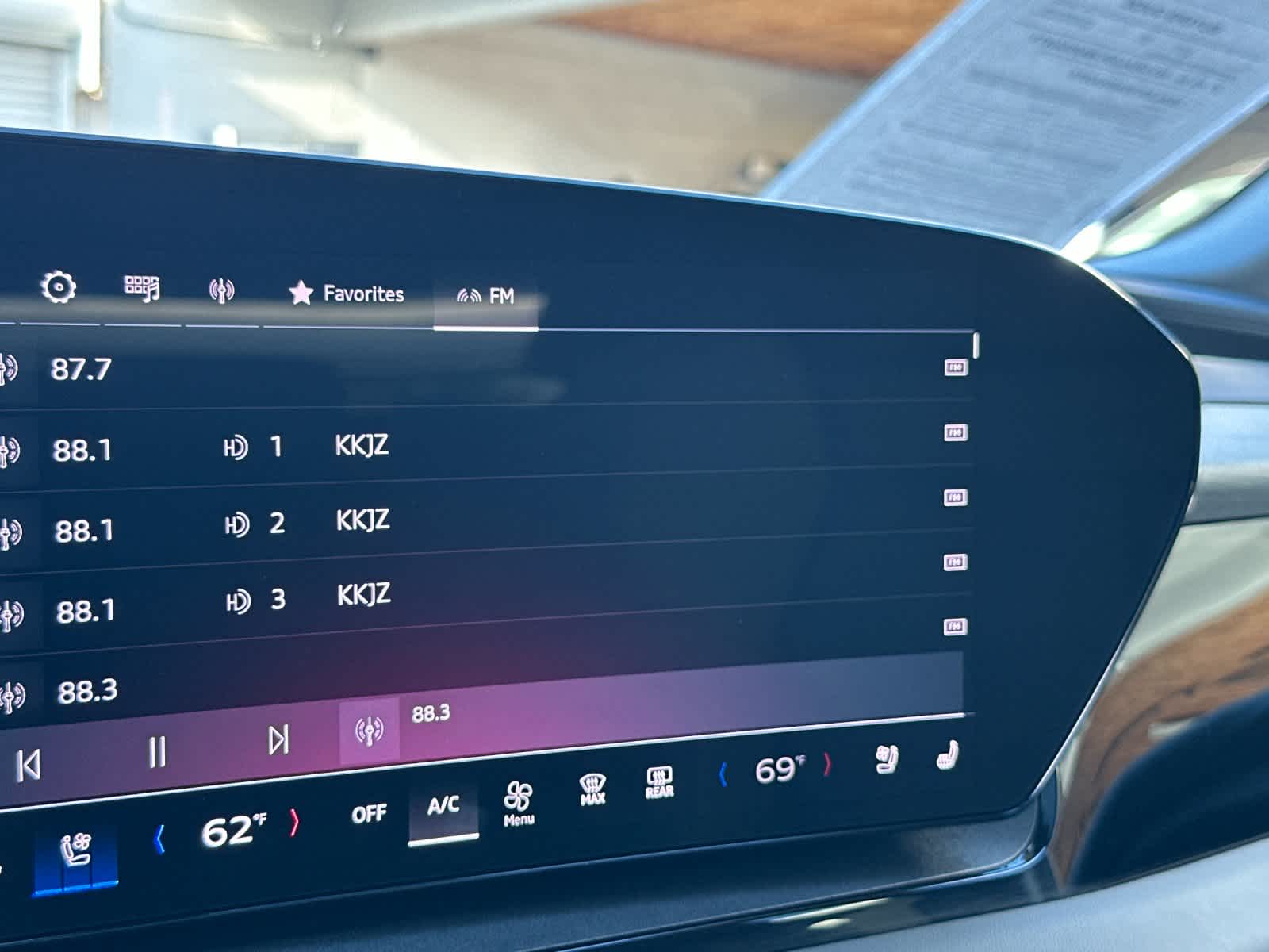 Thumbnail: 2025 Audi Q6 e-tron - 18