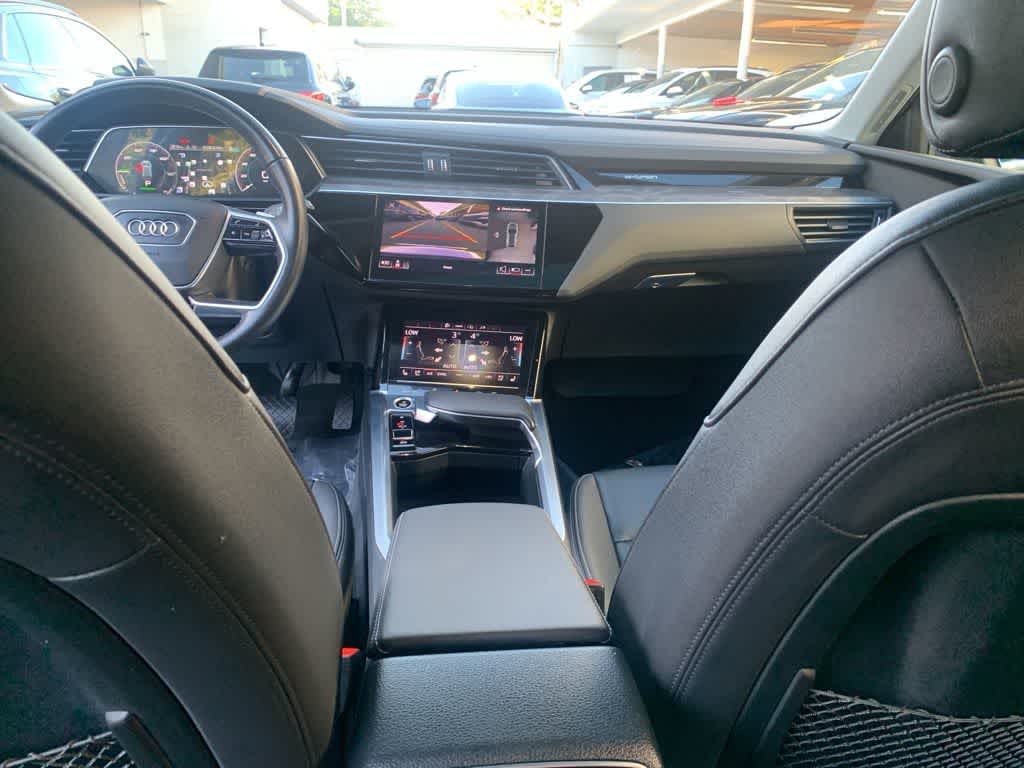 Thumbnail: 2024 Audi Q8 e-tron - 30