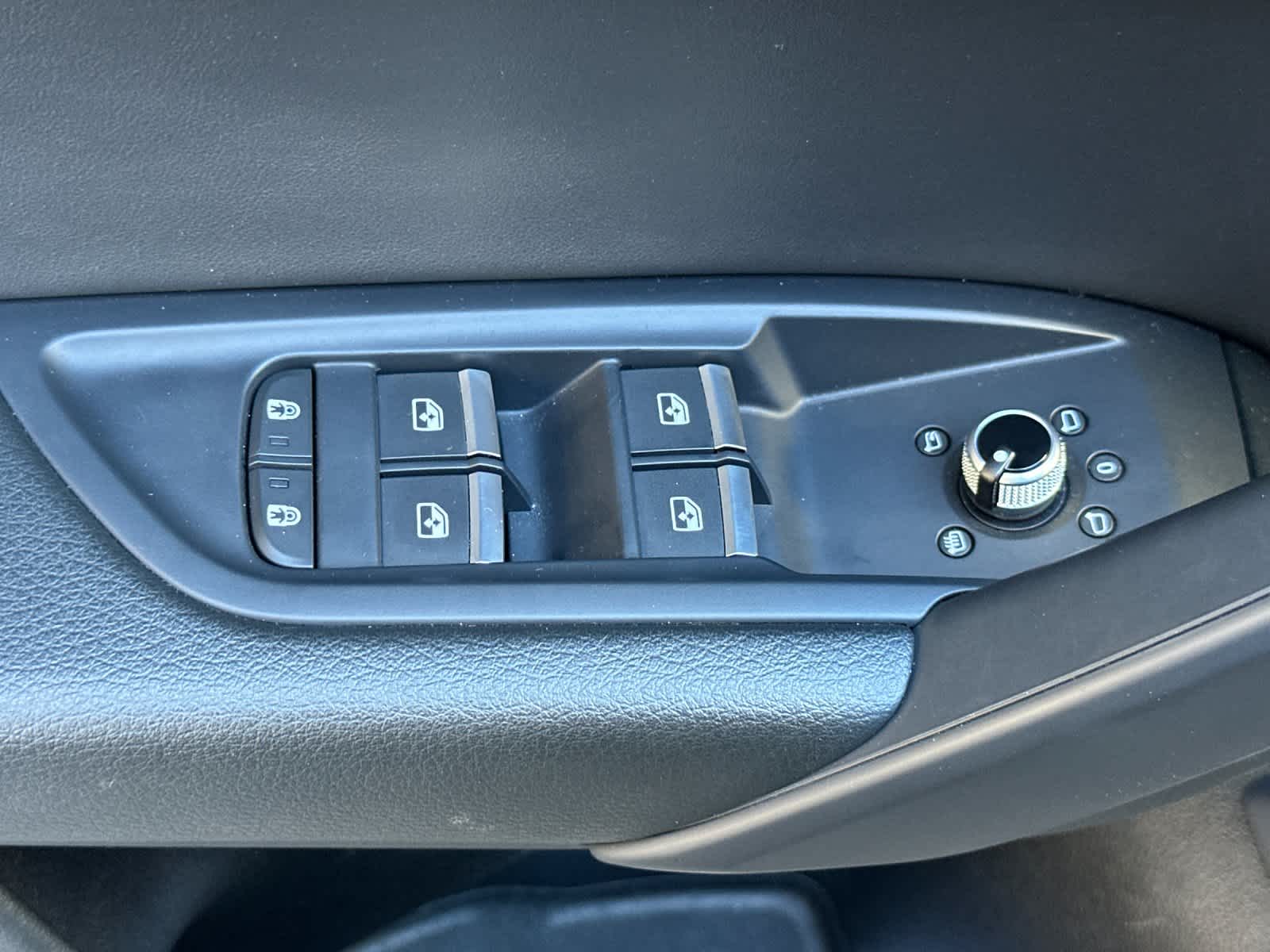 Thumbnail: 2023 Audi Q5 - 13