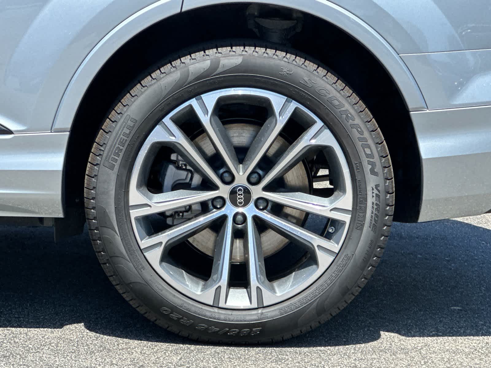Thumbnail: 2026 Audi Q7 - 27