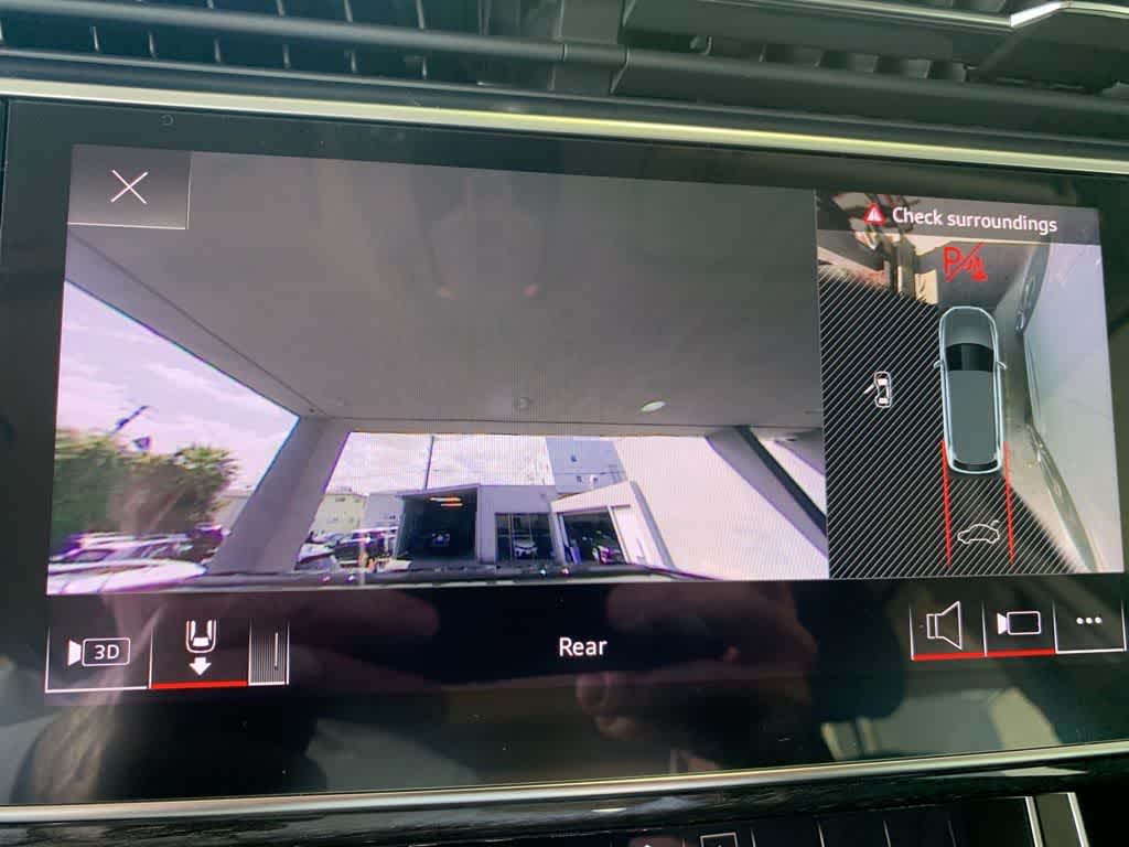 Thumbnail: 2022 Audi Q7 - 10