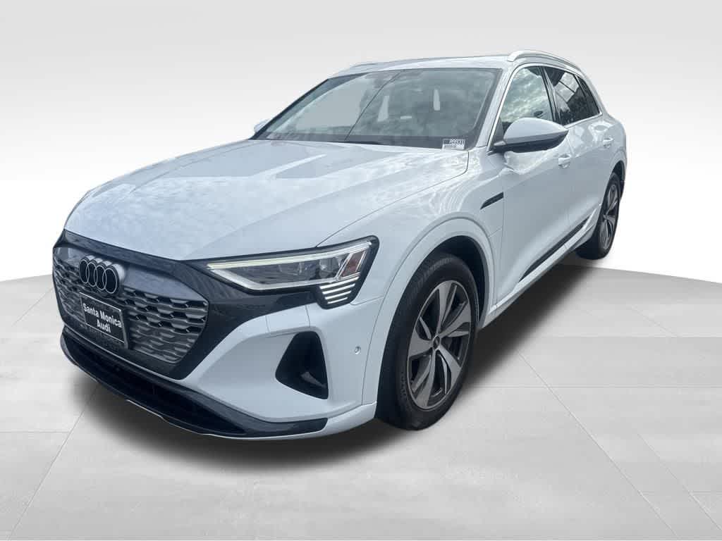 Thumbnail: 2024 Audi Q8 e-tron - 3