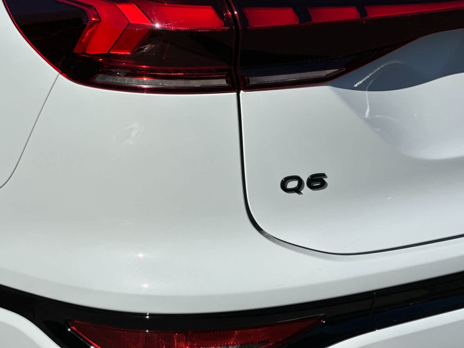 Thumbnail: 2025 Audi Q6 e-tron - 27