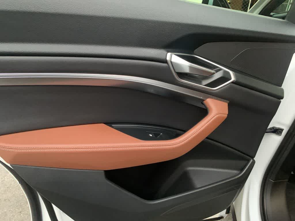 Thumbnail: 2024 Audi Q8 e-tron - 32