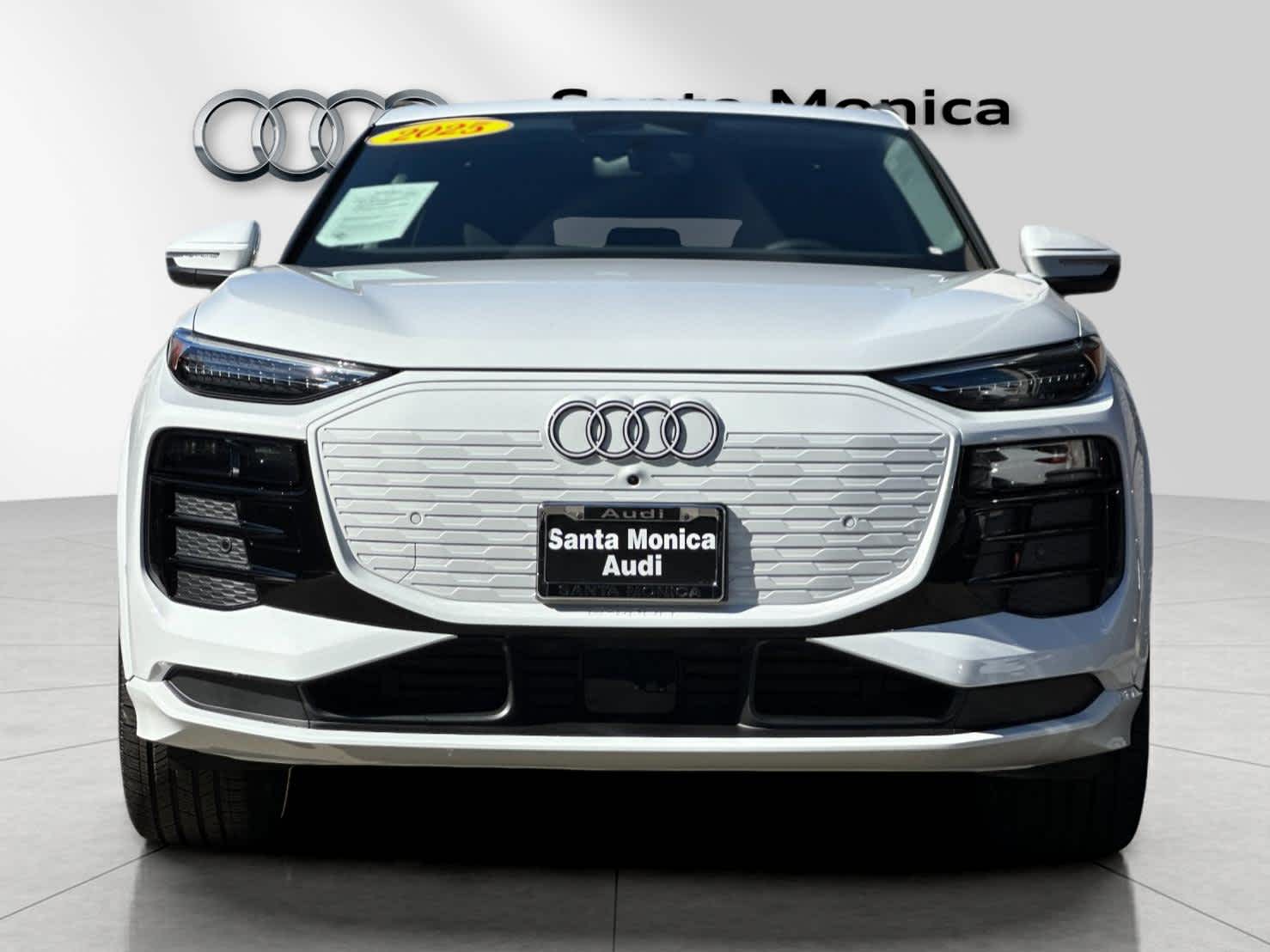 Thumbnail: 2025 Audi Q6 e-tron - 10
