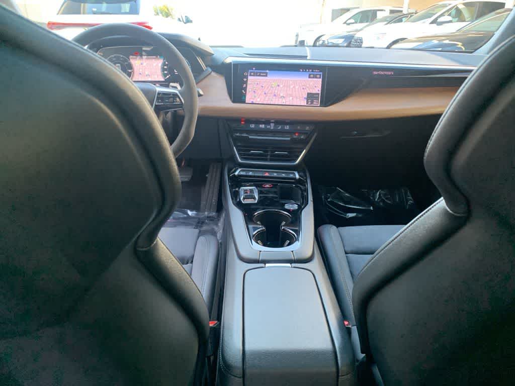 Thumbnail: 2023 Audi e-tron GT - 30