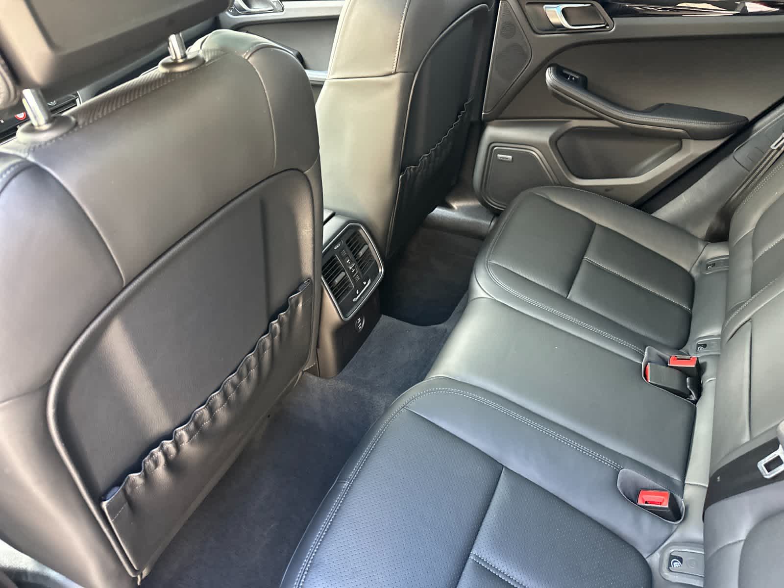 Thumbnail: 2022 Porsche Macan - 4