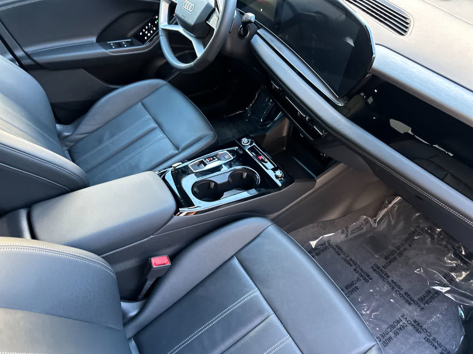 Thumbnail: 2025 Audi Q6 e-tron - 17