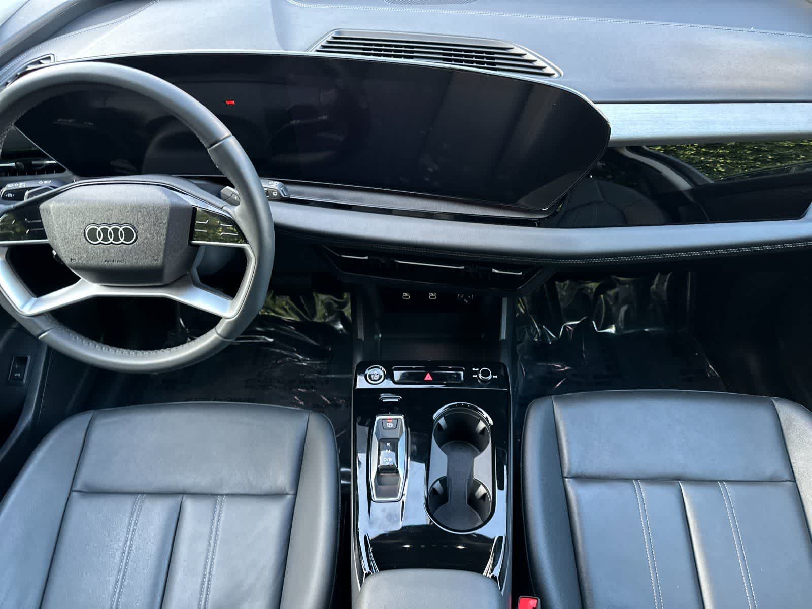 Thumbnail: 2025 Audi Q6 e-tron - 3